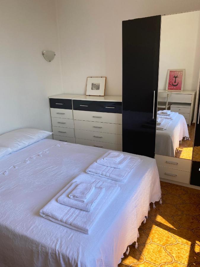 Casa Petra - Appartamento vista mare città vecchia Bordighera Exterior foto